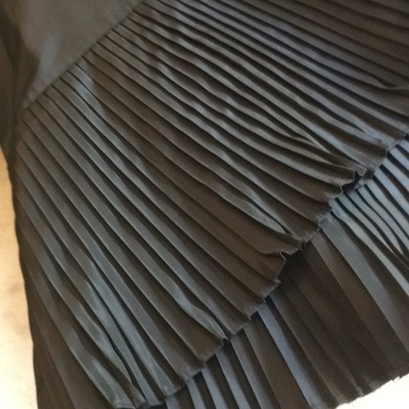 Cache Black Skirt - Picture 2 of 9